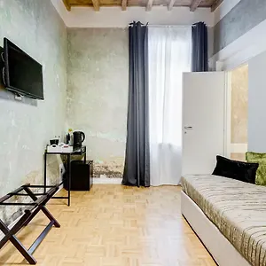 Tankara 3*, Roma Itália
